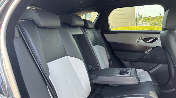 Land Rover Range Rover Velar 3.0 D300 MHEV Belgravia Edition Satin 5dr Auto Diesel Estate - Image 26